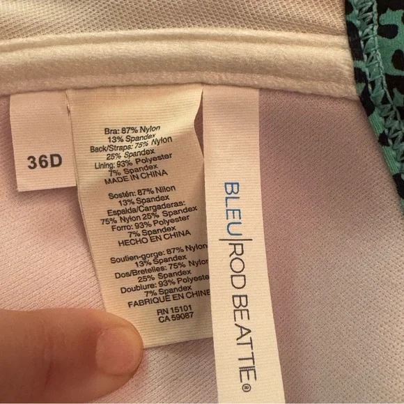 BLEU Sweetheart Bra Swimsuit Top SZ. 36D Purple Tropical Print - Picture 16 of 16